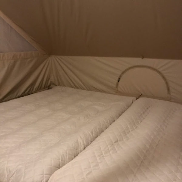冬キャンプ 寝室の防寒対策は ホットカーペットは寝室部分に移動させるの ちょっとキャンプ行ってくる