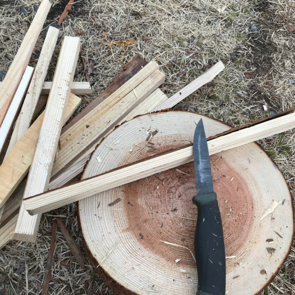 キャンプで薪割りしたい！おすすめ斧とナイフと薪割り台の選び方 | ちょっとキャンプ行ってくる。